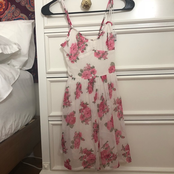 medium white and pink floral abercrombie dress - Picture 3 of 8